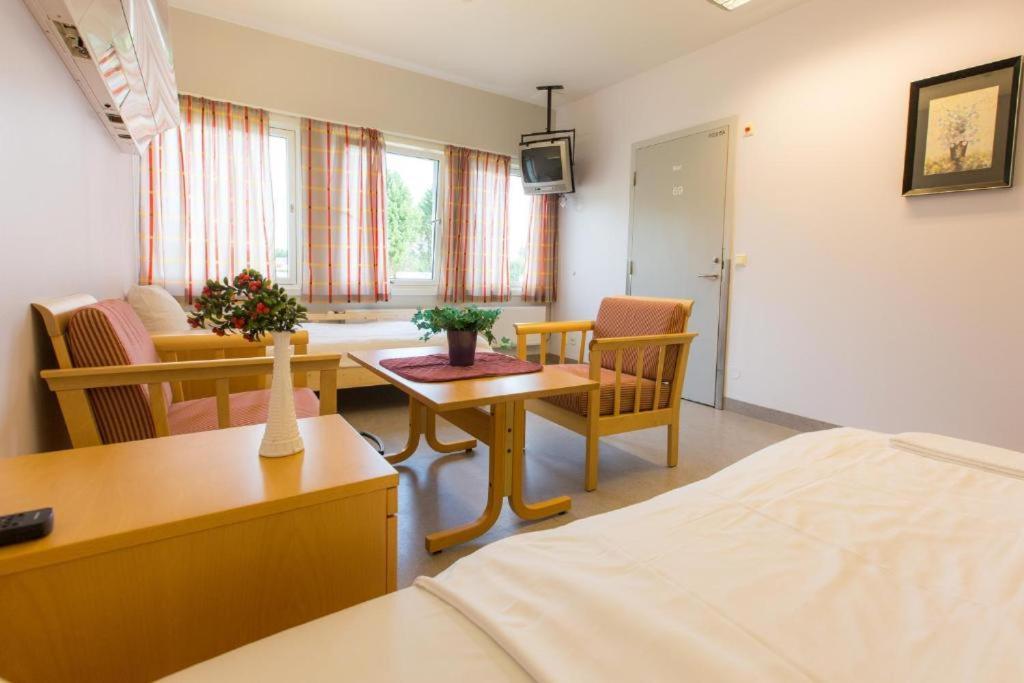 Stensby Hostel Eidsvoll Экстерьер фото